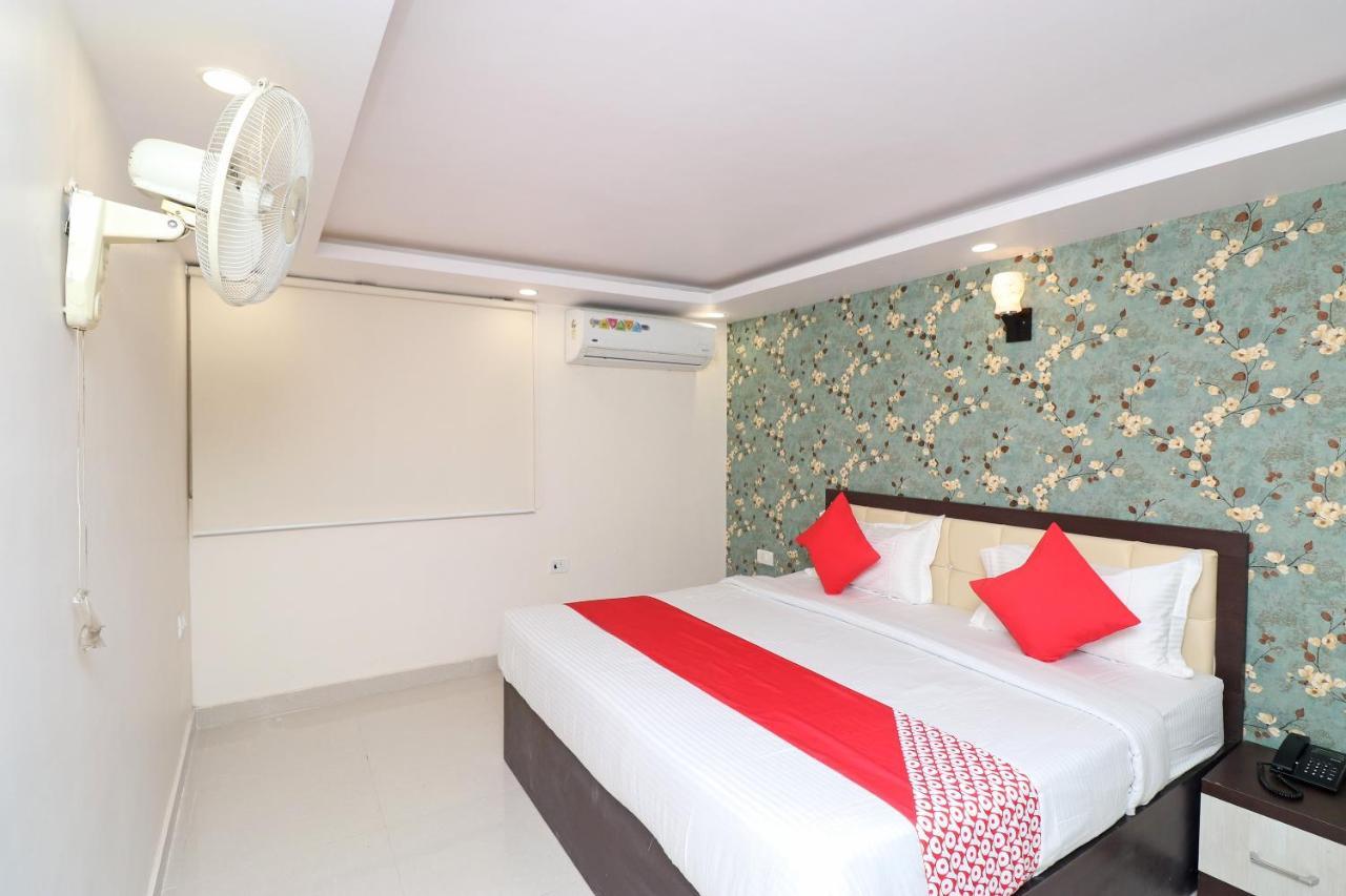 Hotel Super Oyo Flagship The Mist Near Gomti Riverfront Park