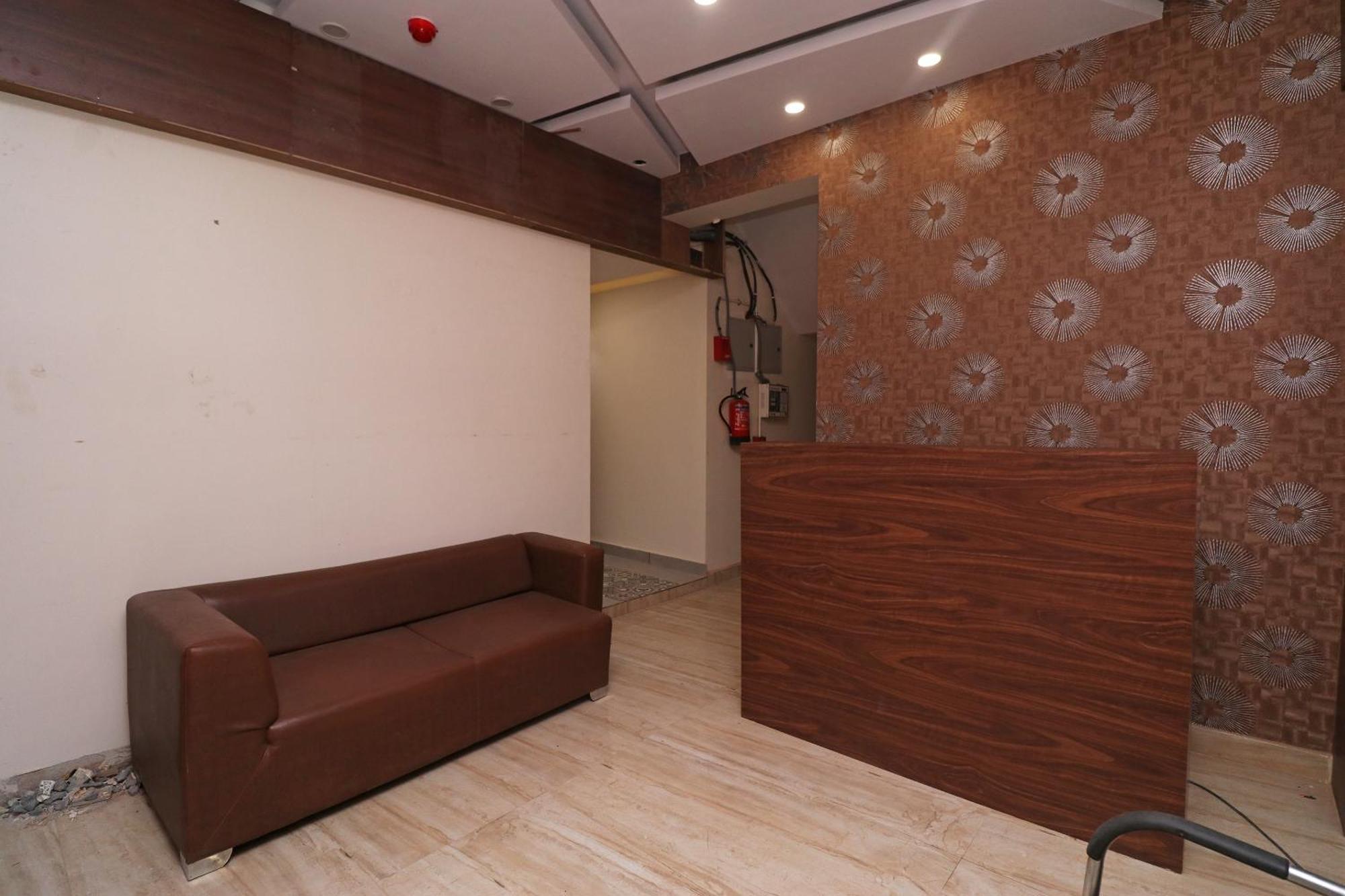 Hotel Super Oyo Flagship The Mist Near Gomti Riverfront Park