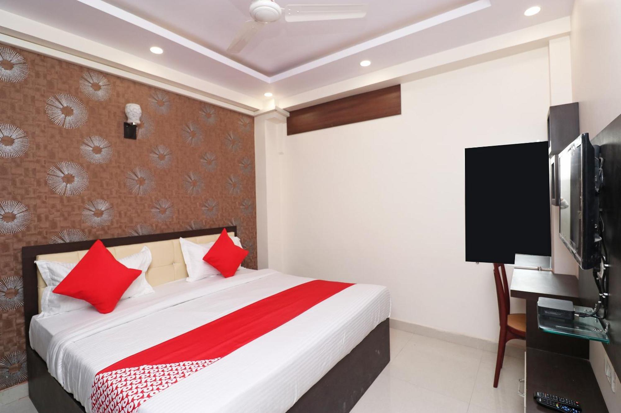 Super Oyo Flagship The Mist Near Gomti Riverfront Park Hotel Lucknow